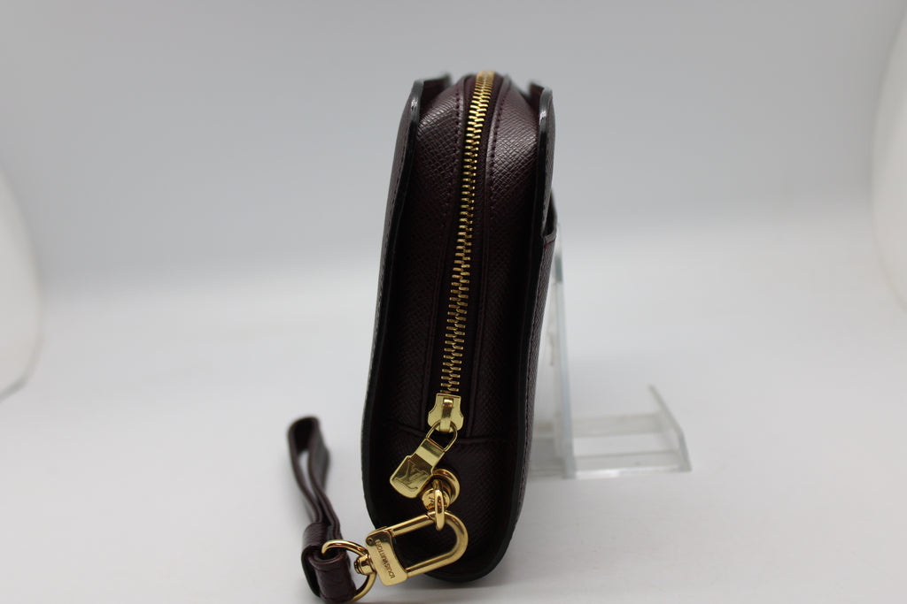 Louis Vuitton Taiga Baikal